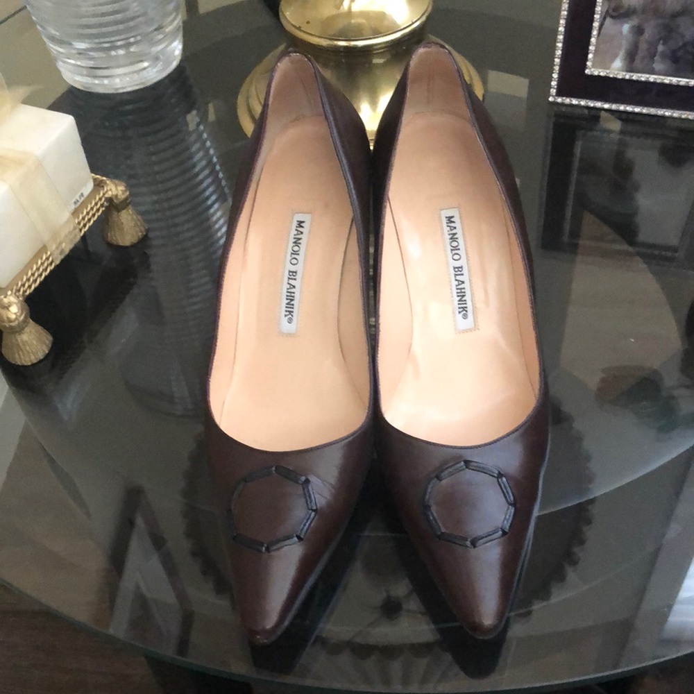 Manolo Blahnik Brown Pumps 38 1/2 Closet staple Hardly Worn
